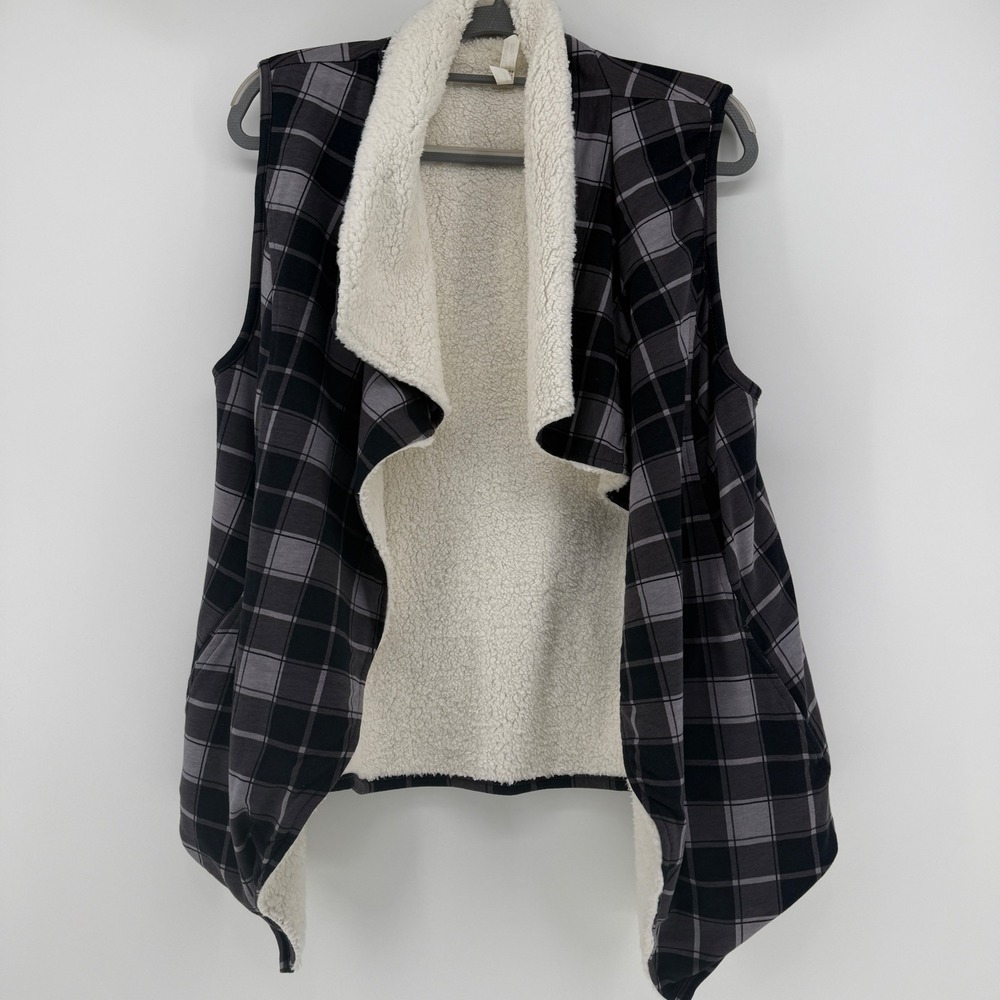 Matilda Jane Plaid Sherpa Lined Drape Front Vest Gray Black Size M reversible